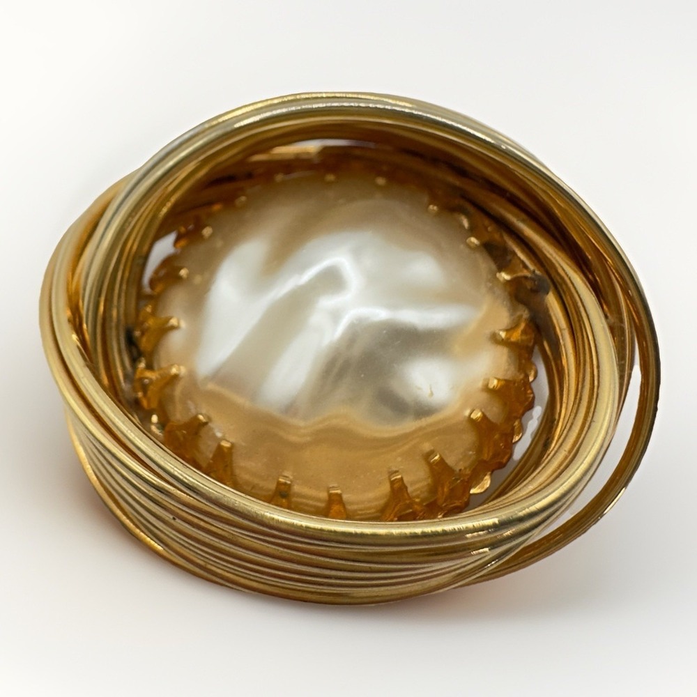 Vintage Kramer New York Brooch Faux Pearl Nested In Gold Tone Pin Classic 1.5"